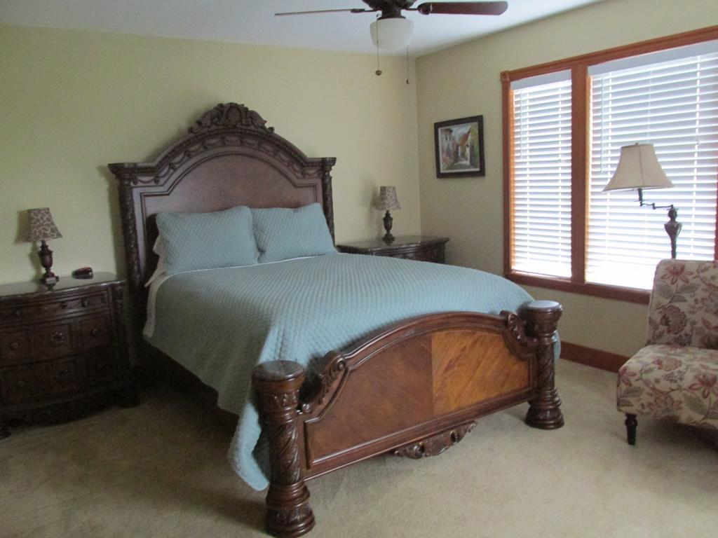 Mansion Inn Lake Stevens Стая снимка
