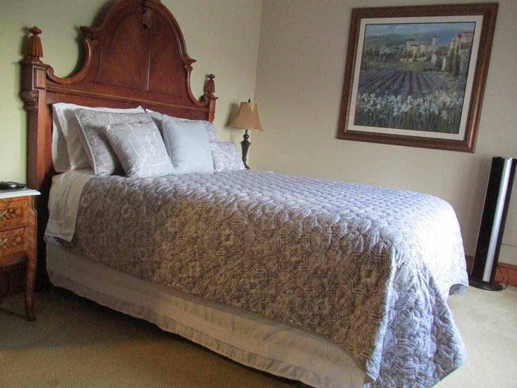 Mansion Inn Lake Stevens Стая снимка