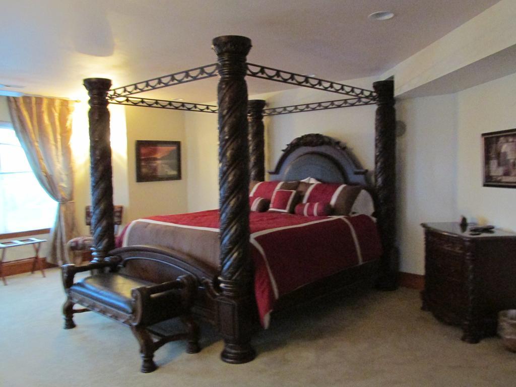 Mansion Inn Lake Stevens Стая снимка