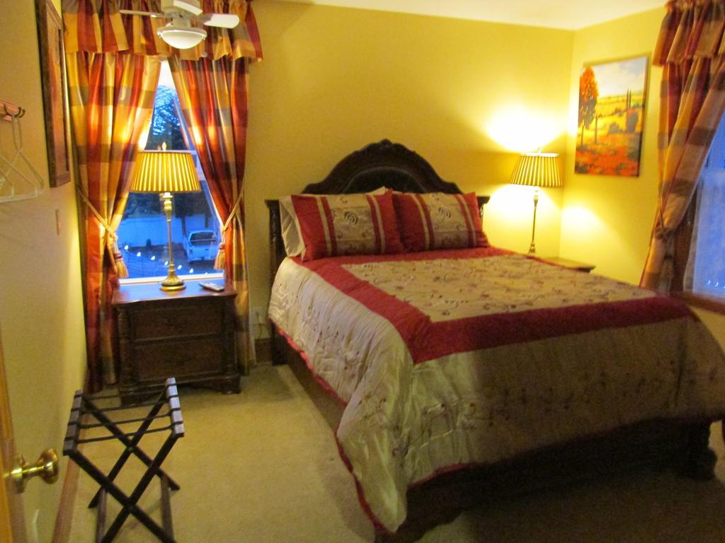 Mansion Inn Lake Stevens Стая снимка